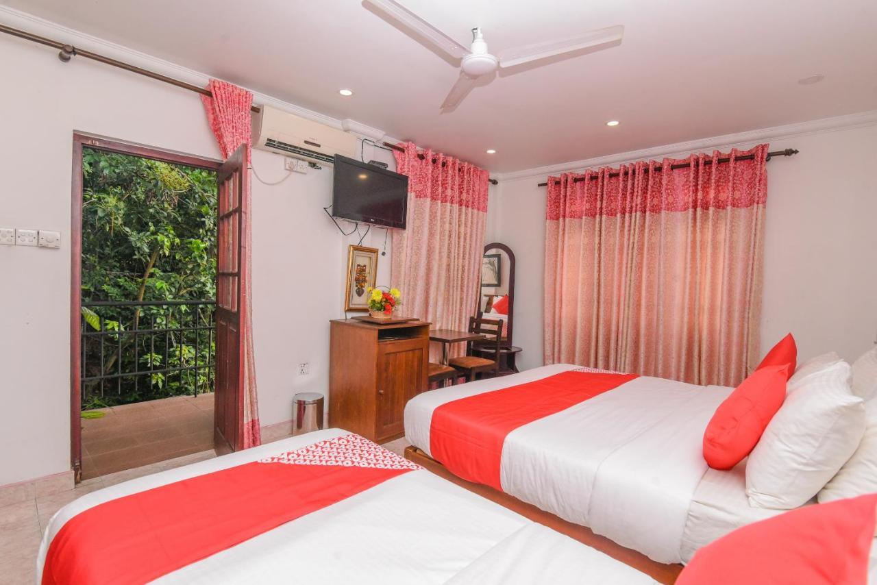 Oak Wood Inn แคนดี้ ภายนอก รูปภาพ