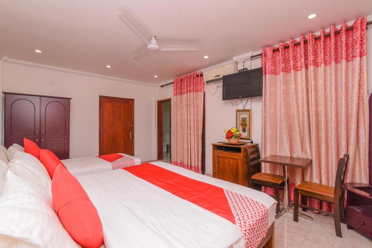 Oak Wood Inn แคนดี้ ภายนอก รูปภาพ