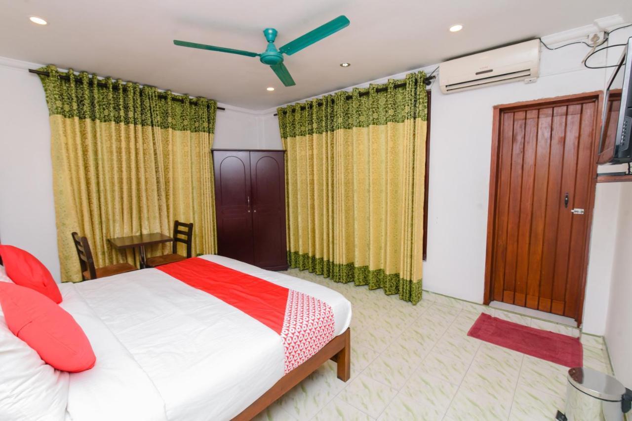 Oak Wood Inn แคนดี้ ภายนอก รูปภาพ