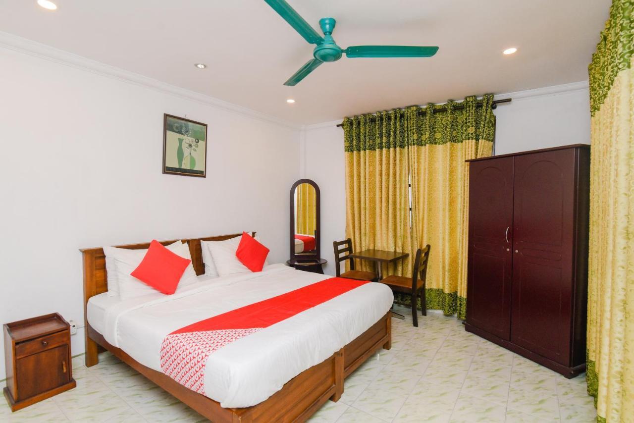 Oak Wood Inn แคนดี้ ภายนอก รูปภาพ