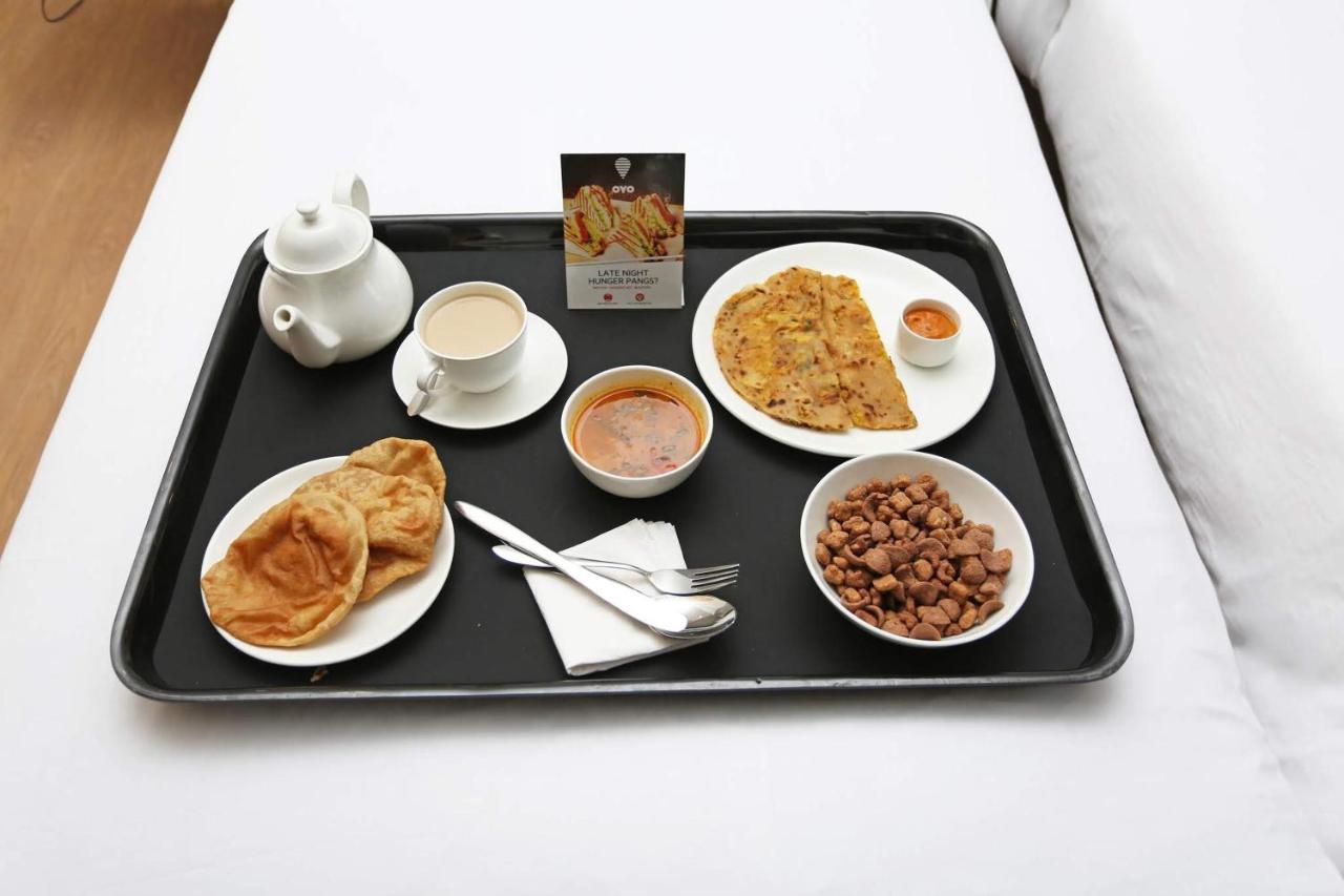 Oak Wood Inn แคนดี้ ภายนอก รูปภาพ
